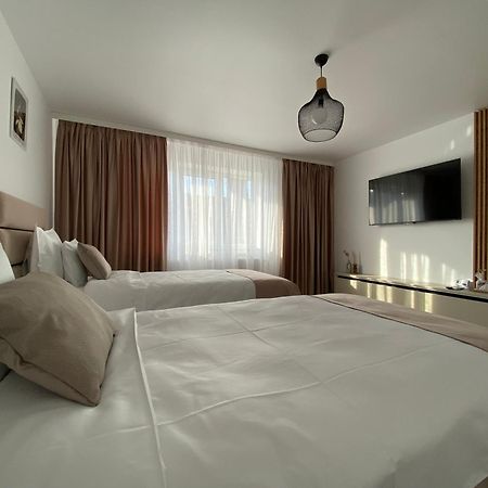 Cosy Apartments & Bistro Pufesti מראה חיצוני תמונה