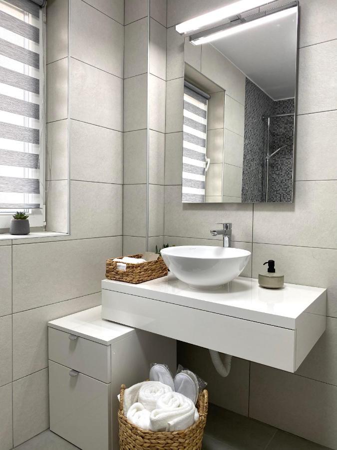 Cosy Apartments & Bistro Pufesti מראה חיצוני תמונה