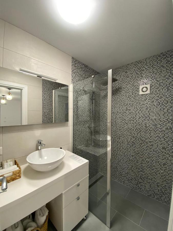 Cosy Apartments & Bistro Pufesti מראה חיצוני תמונה
