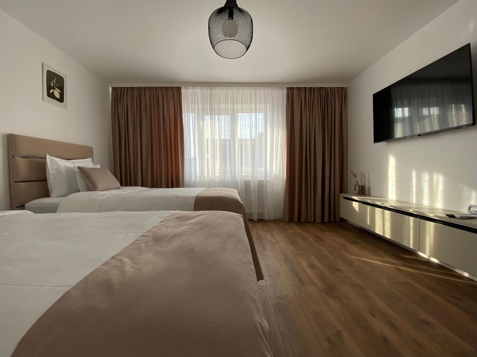 Cosy Apartments & Bistro Pufesti מראה חיצוני תמונה