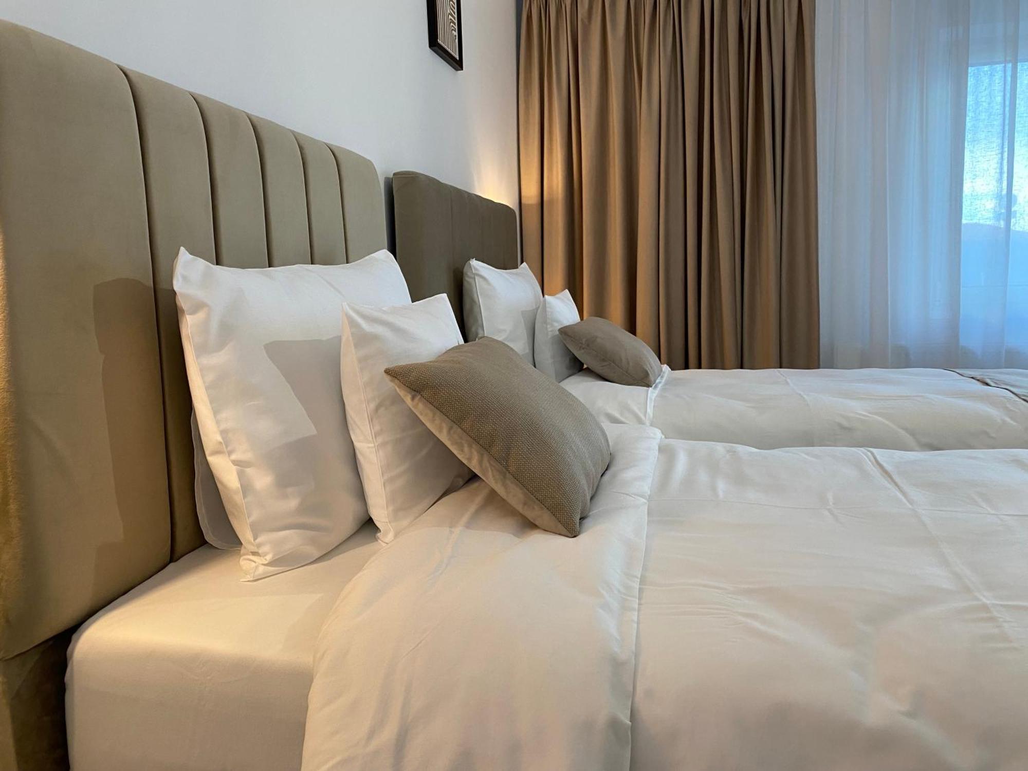 Cosy Apartments & Bistro Pufesti מראה חיצוני תמונה